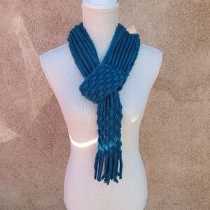 Britts Chunky Cable Knit Fringe Loop Detail The Pull Thought Kint Scarf